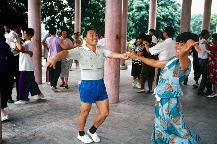 深圳股市在线,1992年深圳股市市值最高为多少