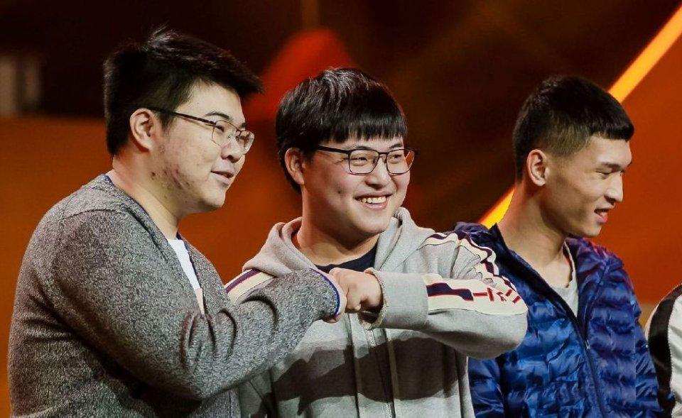 cf陈子豪,穿越火线陈子豪是职业吗