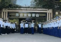 英雄联盟lcu,为什么tgp打开不了lol怎么弄好