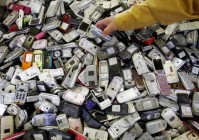 因为这个功能，这些完好的二手 iPhone 不得不被拆解