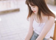 小说:穷小子玩游戏召唤出美人鱼,下一刻竟真出现美人鱼,赚大了