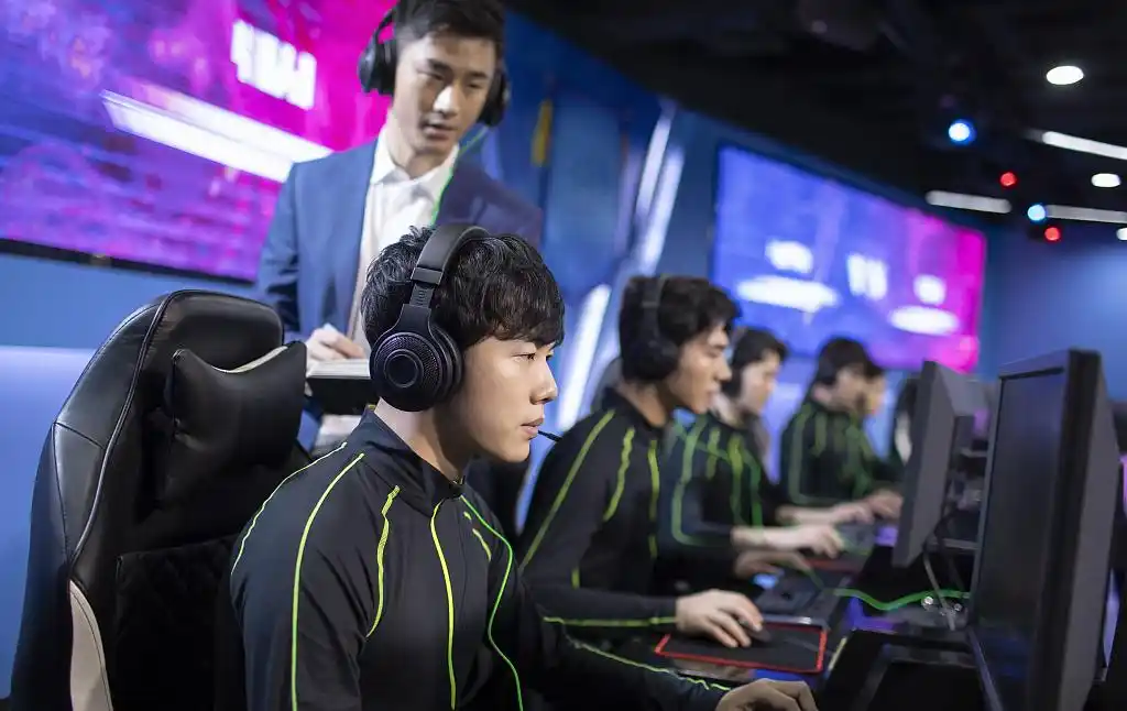 2016年最火游戏英雄联盟_星际争霸游戏图_代表时代的游戏《星际争霸》与《英雄联盟》