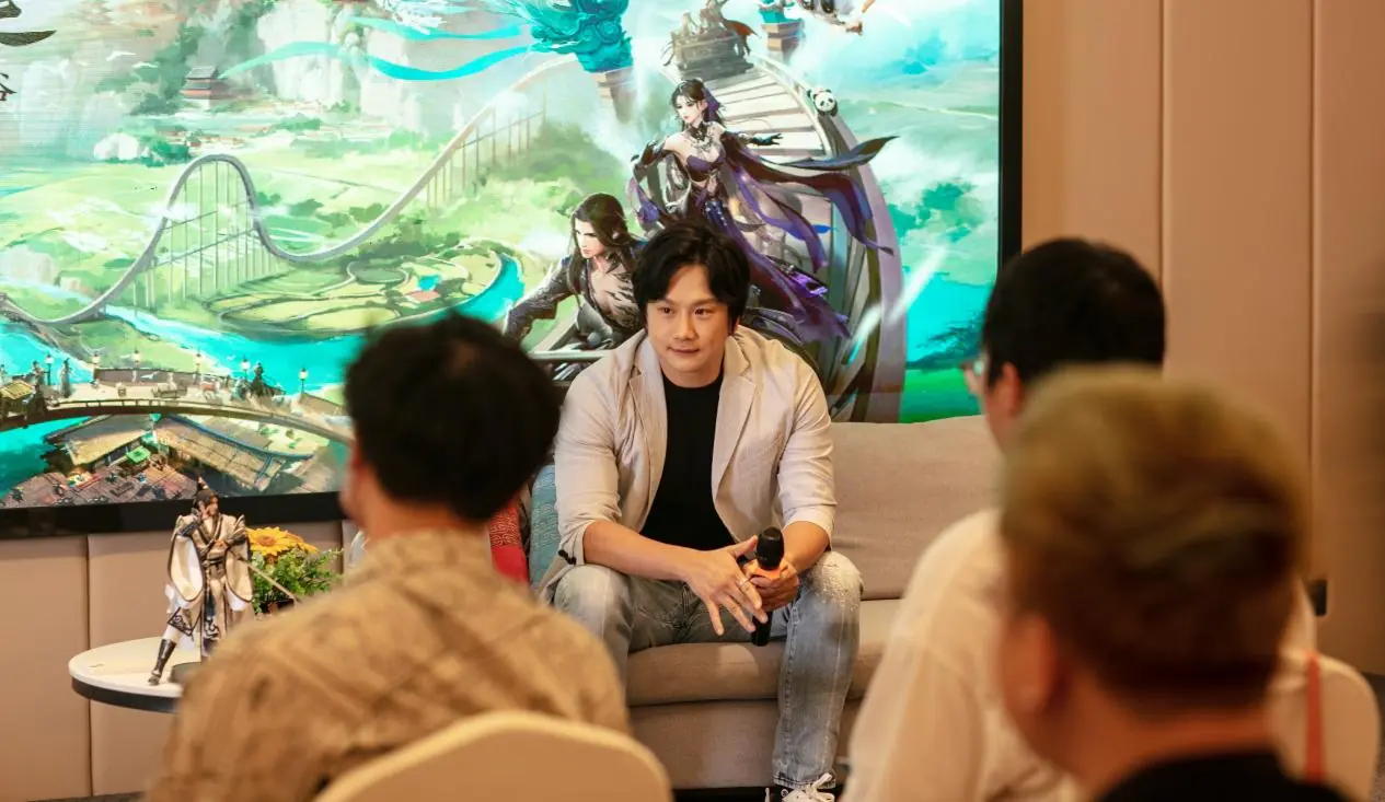 郭炜炜采访配图