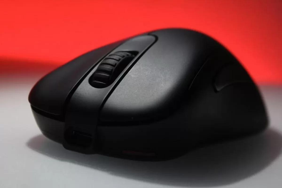 最受欢迎的CS2鼠标品牌_CS2职业选手推荐鼠标_2025游戏无线鼠标推荐