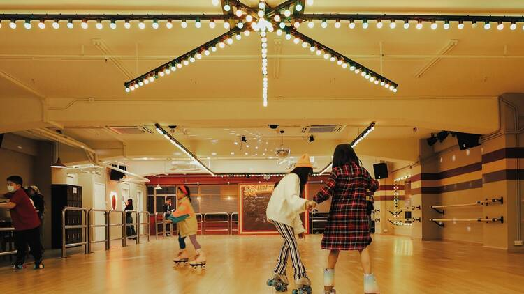 所有跑酷游戏溜冰鞋_一线城市发展复古溜冰场 千禧一代文艺复兴 溜冰场汉化运动