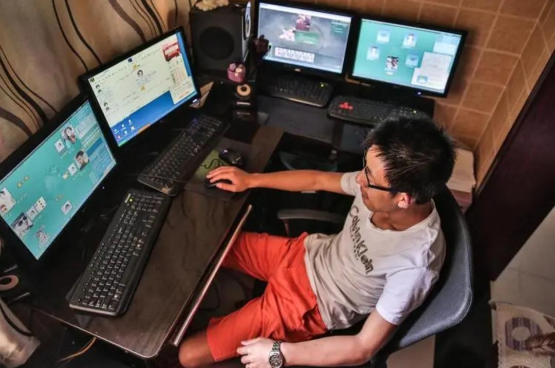 开网店赚钱游戏_职业代练辛苦程度_游戏代练市场规模