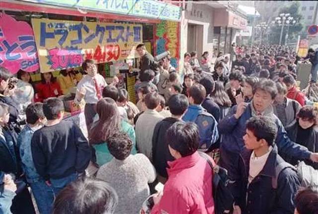 国民游戏_国民游戏定义 日本 勇者斗恶龙 巫师系列 波兰 光环系列 美国 中国 仙剑奇侠传 传奇 CS 英雄联盟 王者荣耀 国民游戏特征 玩家年龄 时间跨度