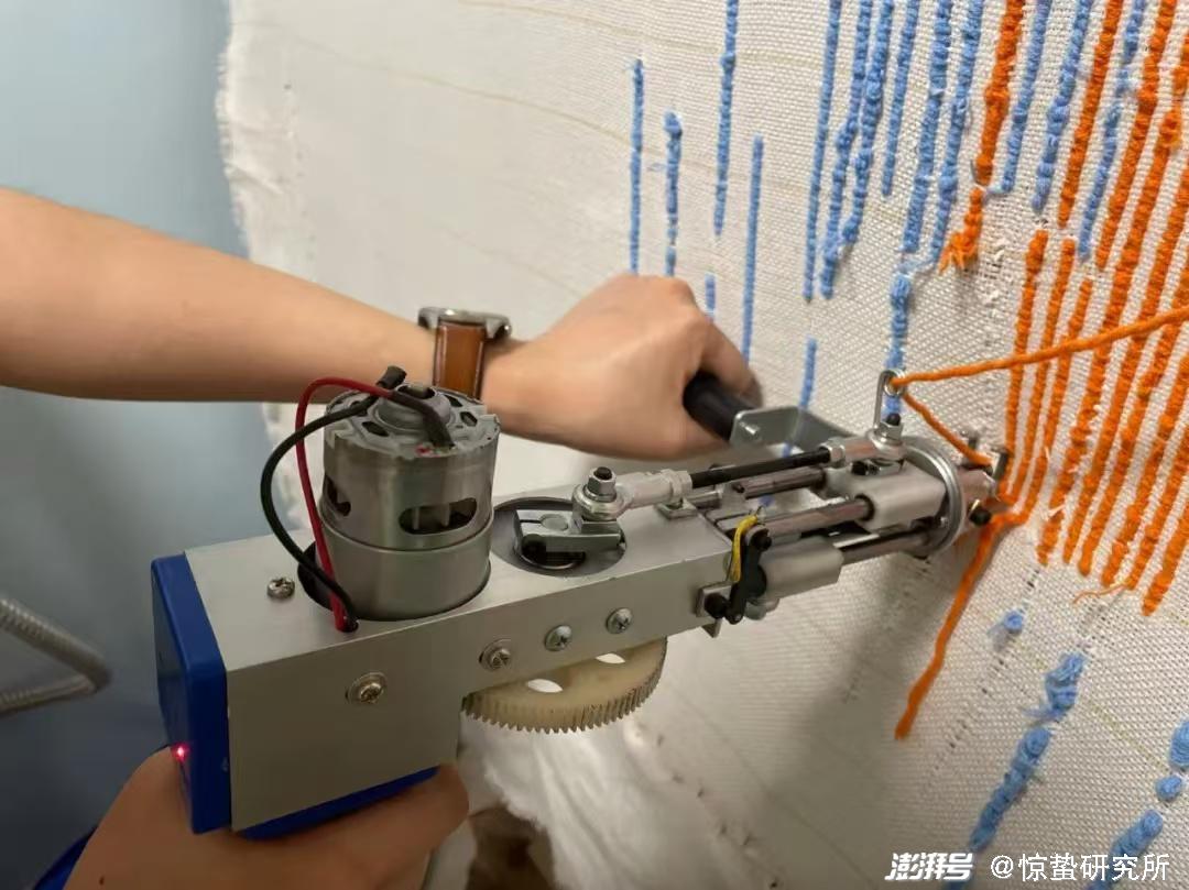 网吧电竞转型分析_线下娱乐产业发展历程_电脑跳舞机游戏