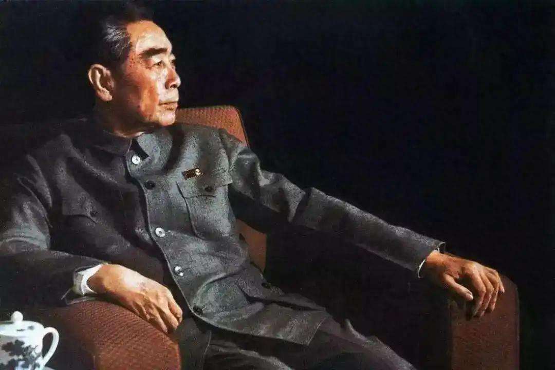 周恩来，一个光荣的名字、不朽的名字