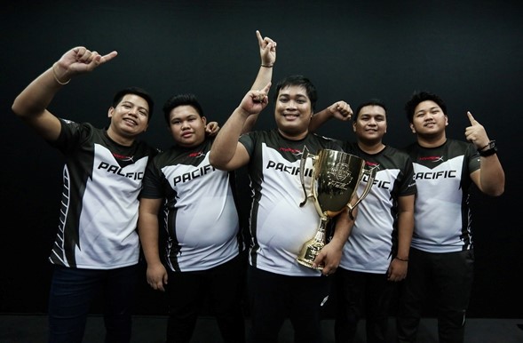 穿越火线“火力无止境” 国民枪战游戏这十年