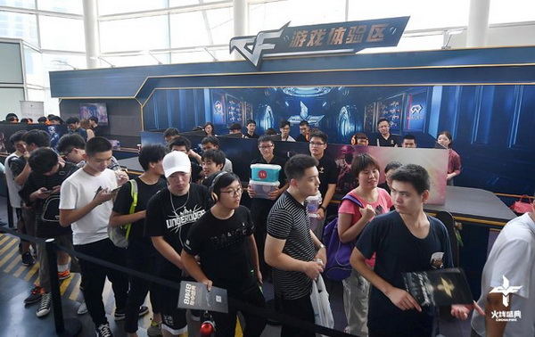 穿越火线“火力无止境” 国民枪战游戏这十年