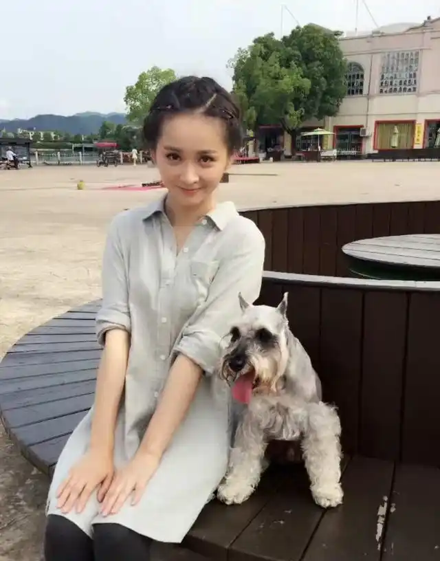 邓莎孩子都生了_十年外貌变化_路行邓莎十年对比