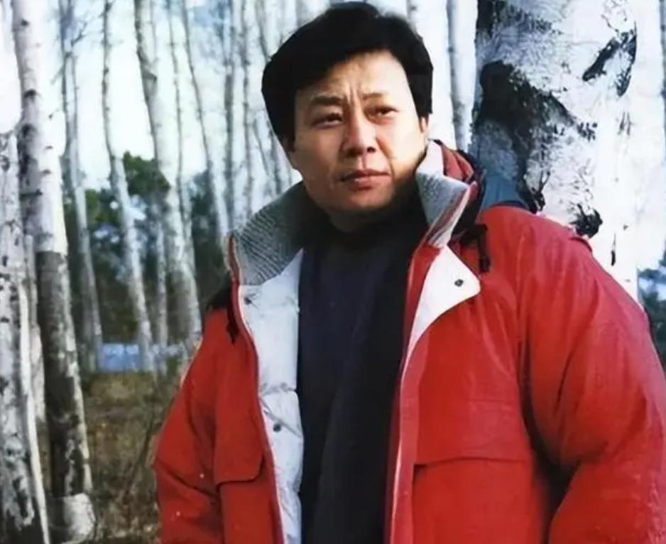 一夫二妻“视帝”寇世勋：原配不离不弃，偏房隐退，晚年儿孙满堂
