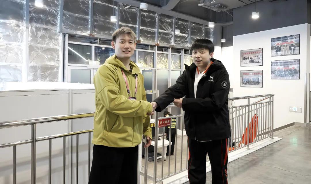 CF电竞与传统体育跨界合作_CF电竞体育化战略_穿越火线wcg比赛视频