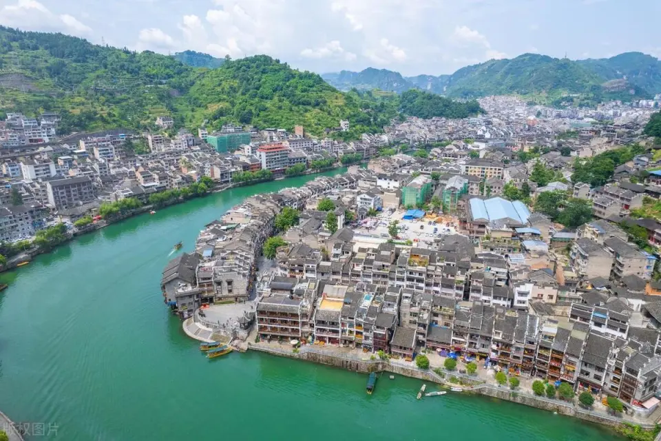 贵州旅游必去的15个景区，去过一半已经此生无憾，你去过了几个