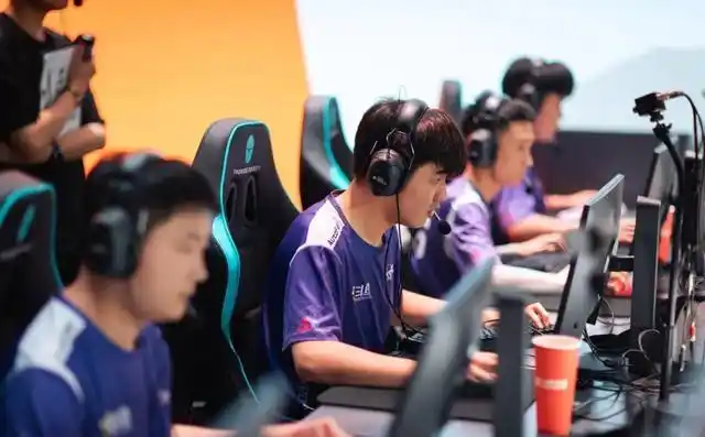 白鲨斗鱼战队战术革命CFPL赛事_穿越火线白鲨战队CFPLS26_穿越火线战队