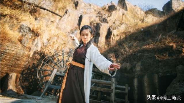 倚天屠龙记兵器_金庸神兵兵器合集_笑傲江湖门派装备