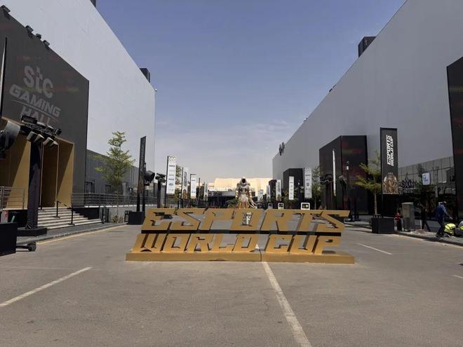 穿越火线白鲨比赛视频_2021穿越火线s17白鲨_穿越火线白鲨最新阵容