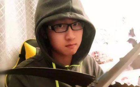 陈子豪虎牙首播_陈子豪直播互动_穿越火线视频陈子豪大全