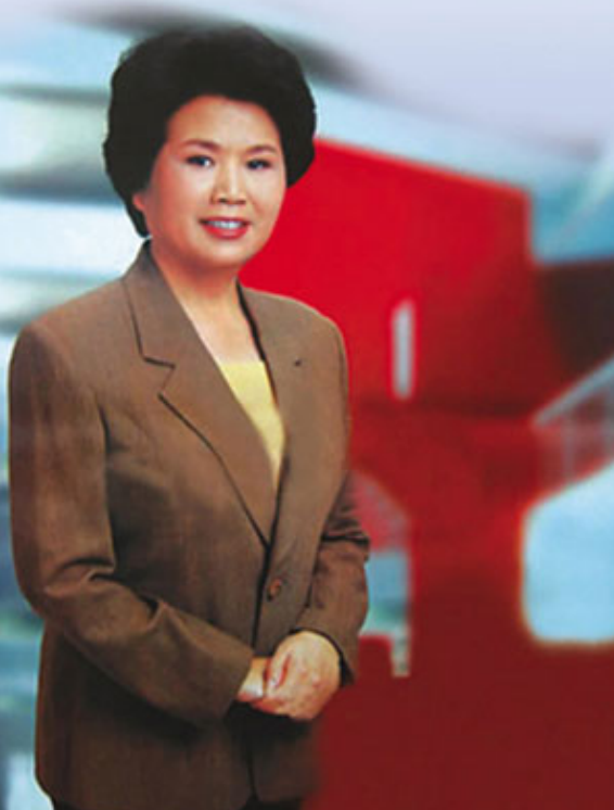 与丈夫相守48年，搭档罗京去世后自请离职，邢质斌如今怎样了？