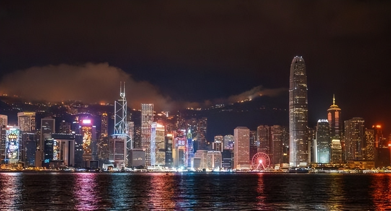 新加坡与香港曾经不分伯仲，如今谁的用电量更高？