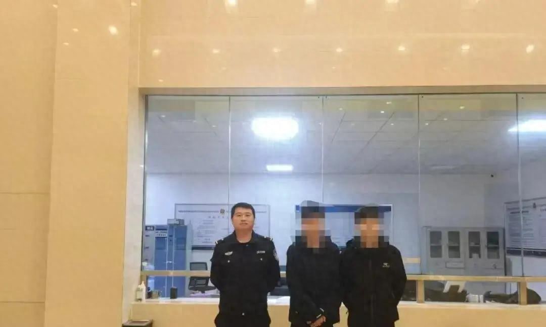 宾馆内9分钟淫秽直播观看量超两千，两男子被拘
