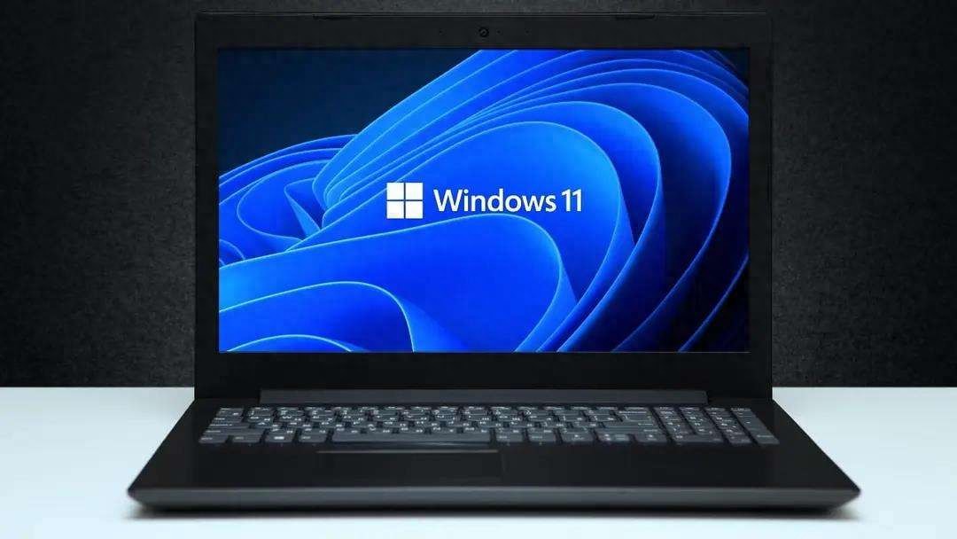 Win11一键刷新教程_电脑卡顿重置_重装系统后看视频顿卡