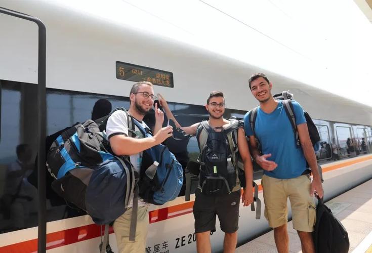 中国地铁站名中英文变化_地铁站去英语化政策_地铁回归设置回中文