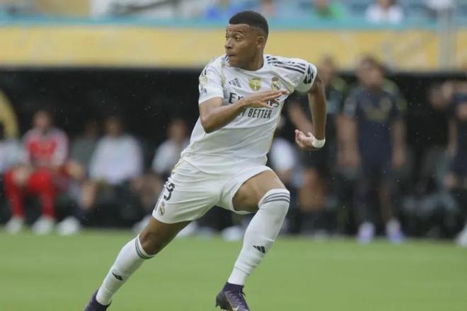 弗里克防守哲学_巴萨高压逼抢战术_越位陷井