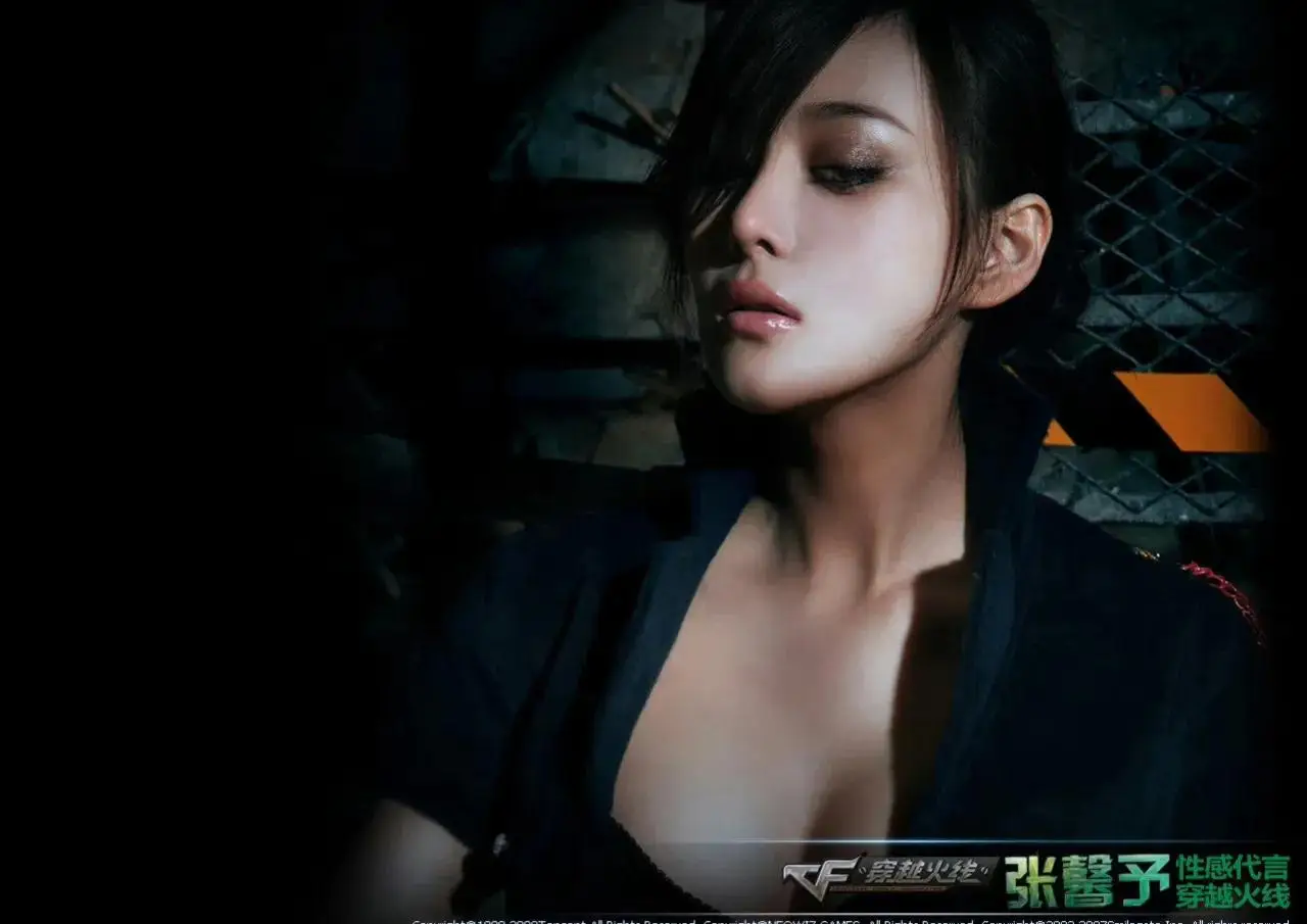 张馨予穿越火线代言丧尸装束_穿越火线神秘少女图片_张馨予穿越火线特警形象写真