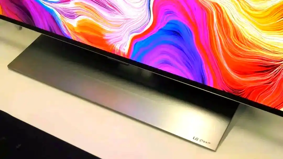 OLED电视容易烧屏吗_OLED电视寿命有多长_oled的优缺点