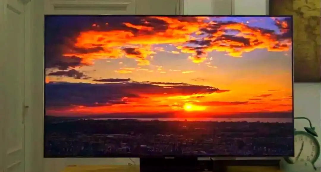 OLED电视容易烧屏吗_OLED电视寿命有多长_oled的优缺点